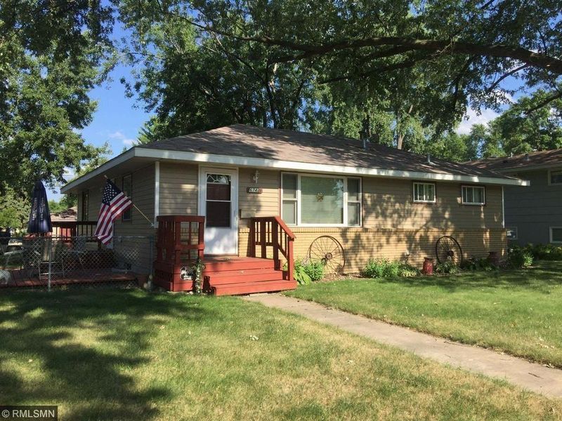 6742 Ewing Ave N, Brooklyn Center, MN 55429
