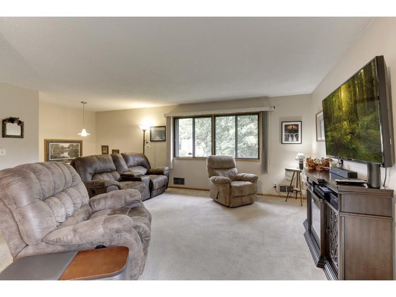 15742 Griffon Ct, Apple Valley, MN 55124