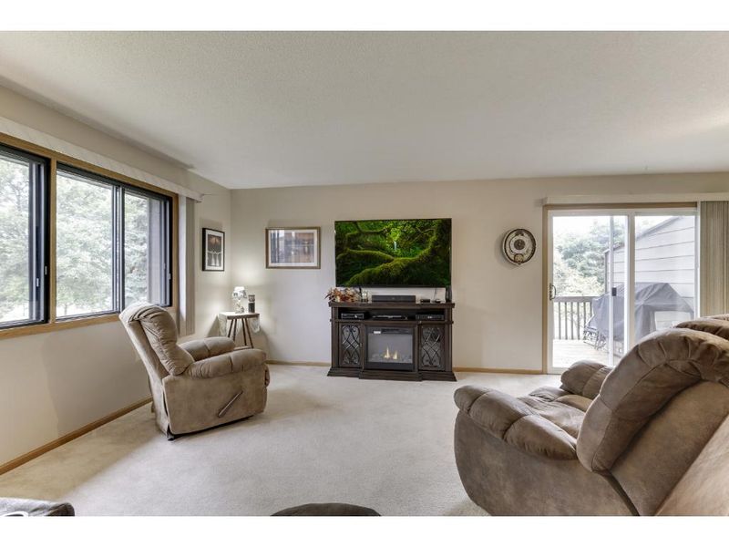 15742 Griffon Ct, Apple Valley, MN 55124