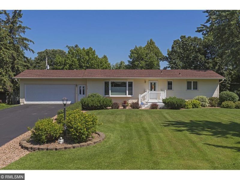 116 Hillcrest Rd, Monticello, MN 55362