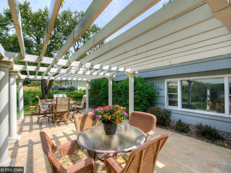 6028 Ewing Ave S, Edina, MN 55410