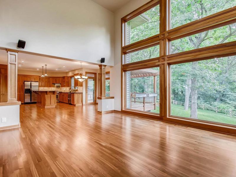 1291 Wilderness Ln, Eagan, MN 55123