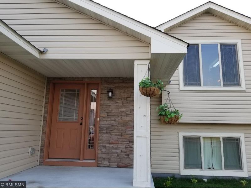 1312 18th Ave SE, Cambridge, MN 55008