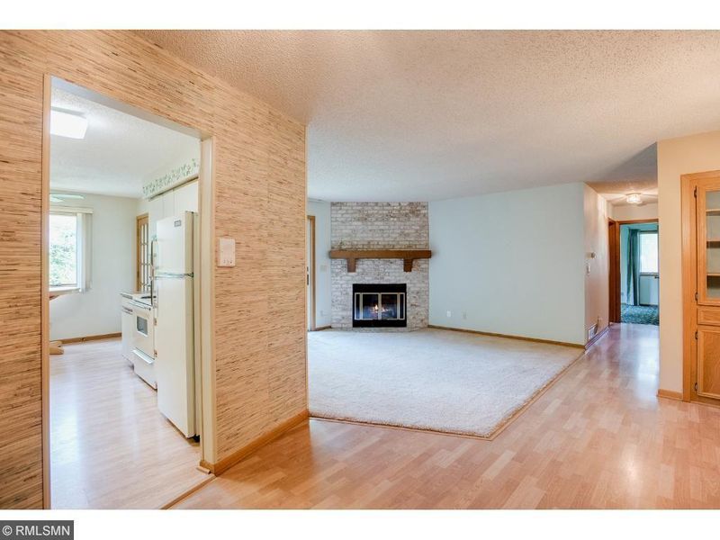 2578 Moundsview Dr #4, Mounds View, MN 55112