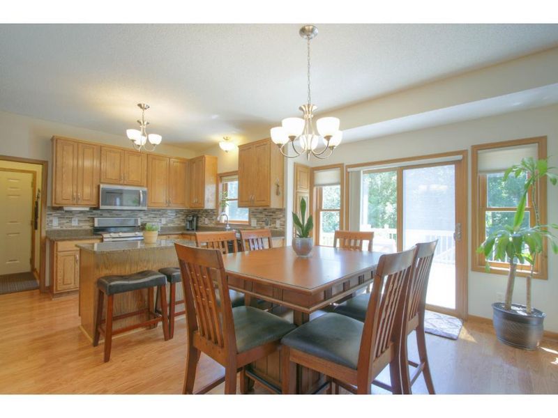 1080 Autumn Dr, Woodbury, MN 55125