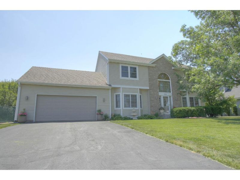 1080 Autumn Dr, Woodbury, MN 55125