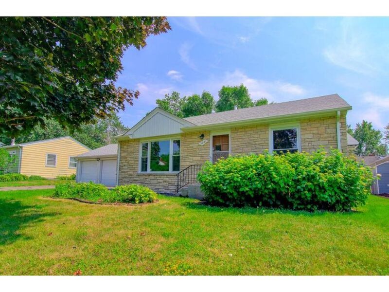 3221 Saint Margaret Dr, Golden Valley, MN 55422
