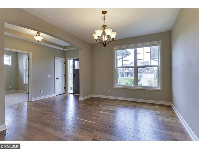 3312 Arden Dr, Woodbury, MN 55129