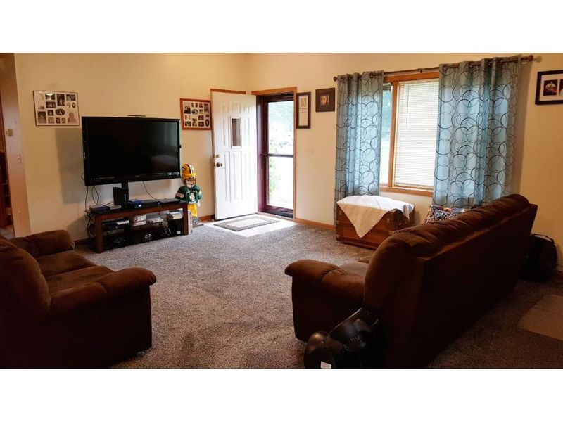 369-371 Monroe St, Prescott, WI 54021