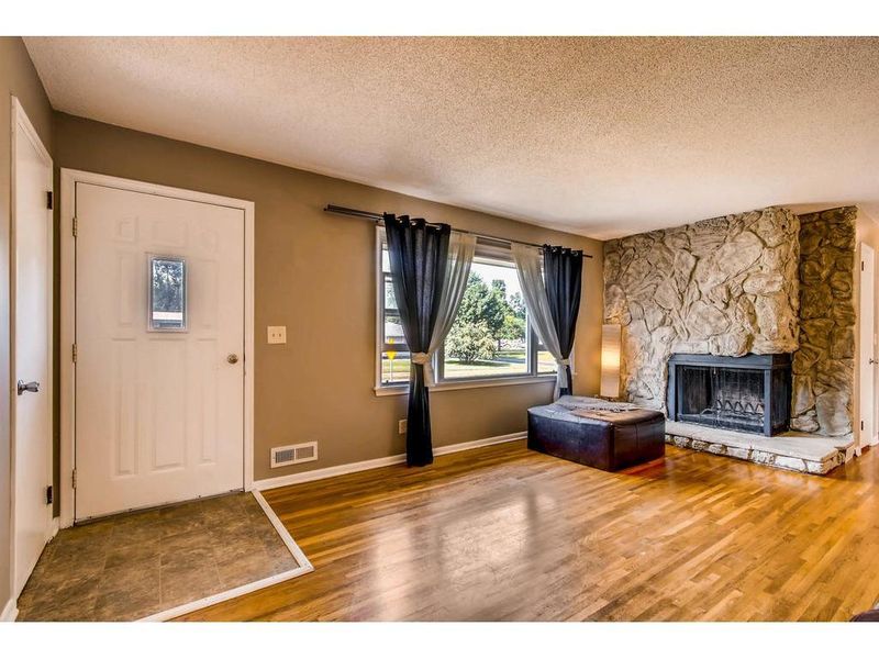 4907 65th Ave N, Brooklyn Center, MN 55429