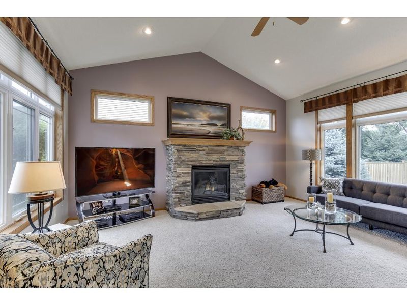 14722 Boysenberry Ct, Rosemount, MN 55068