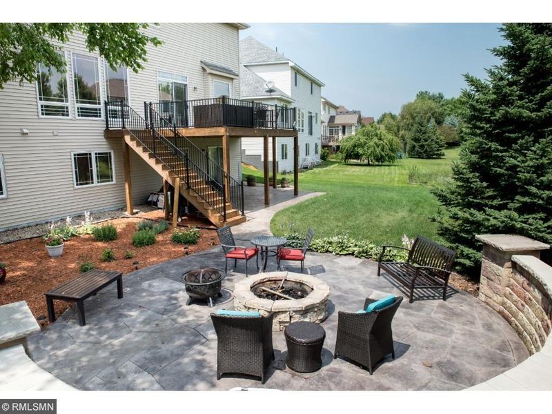 2635 Grey Eagle Dr, Woodbury, MN 55129