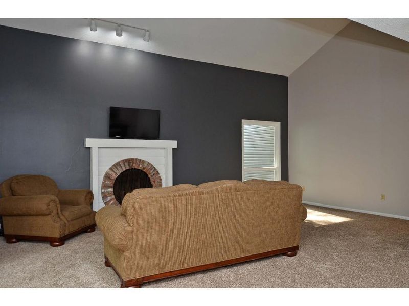 3036 18th St NW, New Brighton, MN 55112