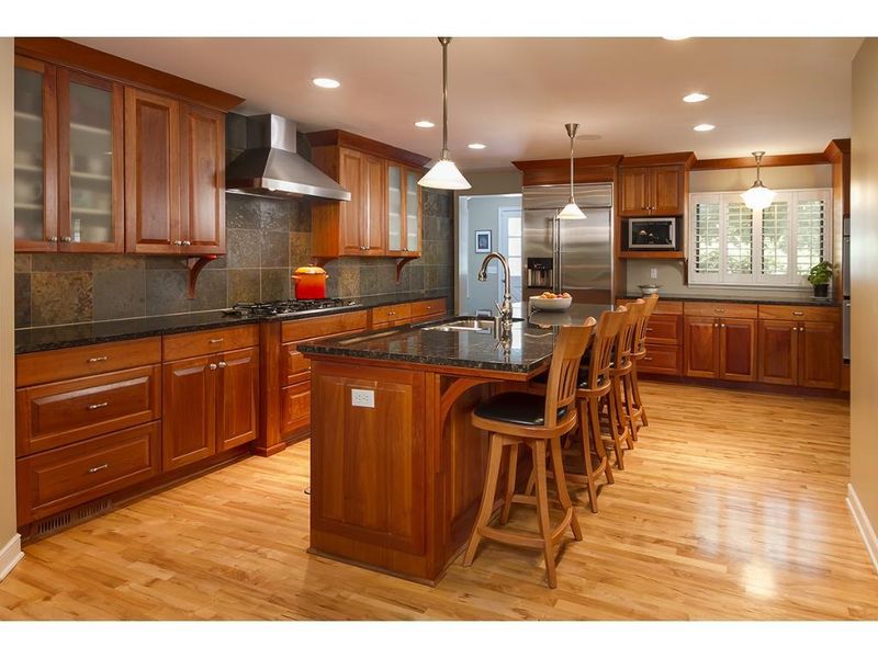96 Woodland Cir, Edina, MN 55424
