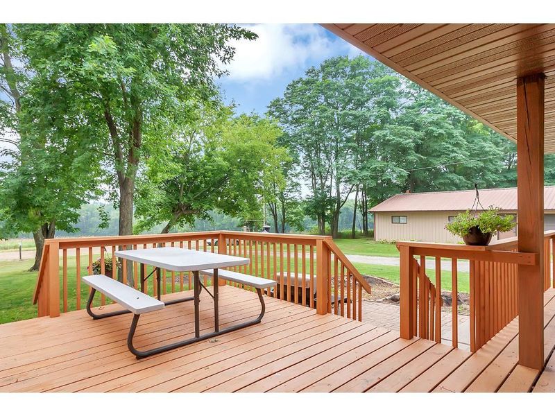 5682 Calumet Rd, South Haven, MN 55382