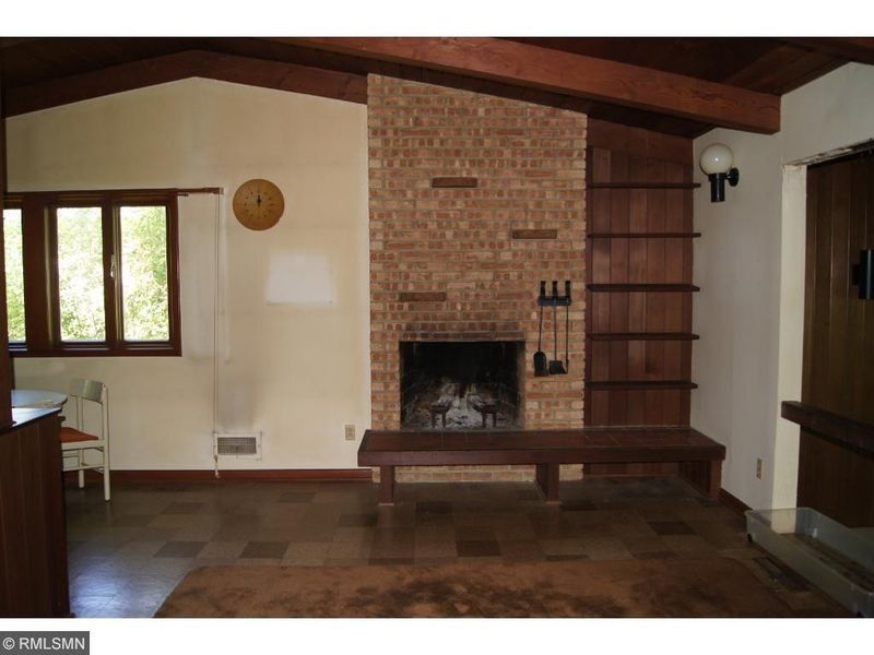 1661 Lake Valentine Rd, Arden Hills, MN 55112