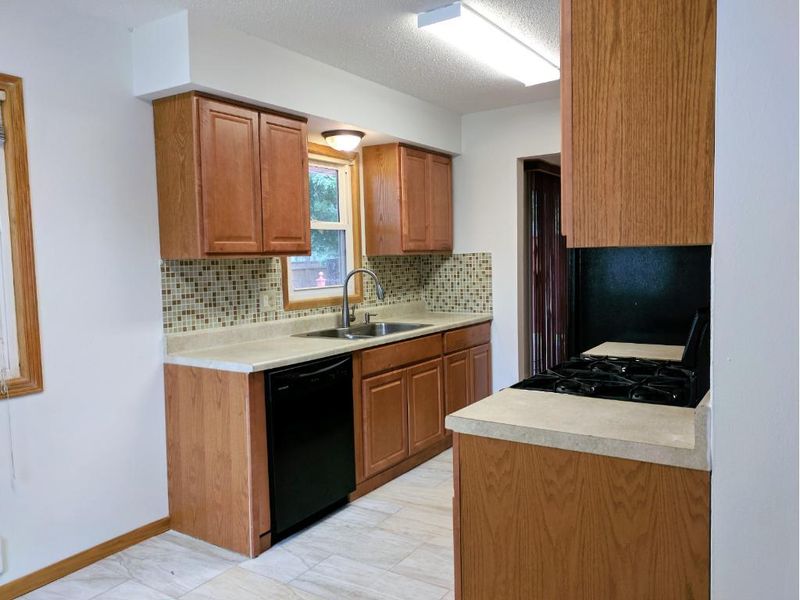 6737 Regent Ave N, Brooklyn Center, MN 55429
