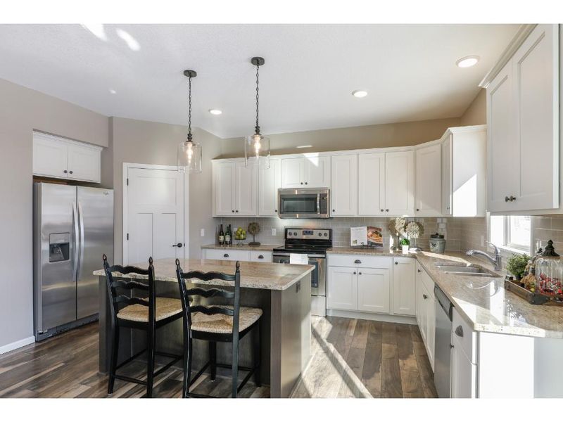 6466 Fox Rd, Lino Lakes, MN 55014