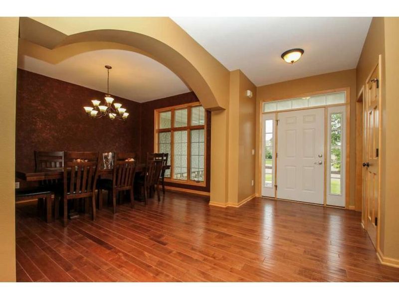 19236 Monarch Ct, Rogers, MN 55374
