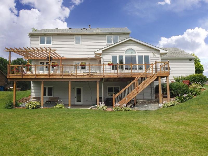 9645 29th Ave N, Plymouth, MN 55441