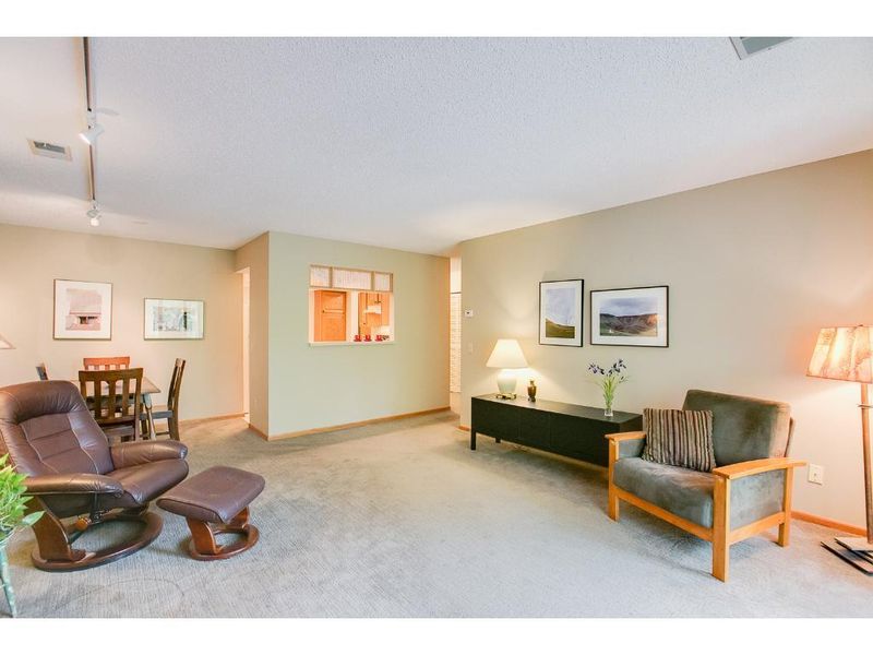 20 Windsor Ln #214A, New Brighton, MN 55112
