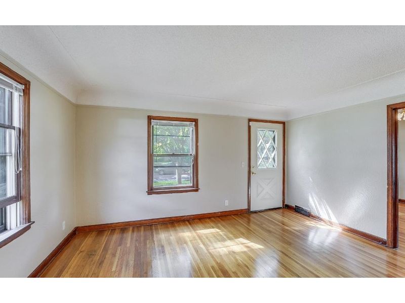 5220 Drew Ave N, Brooklyn Center, MN 55429