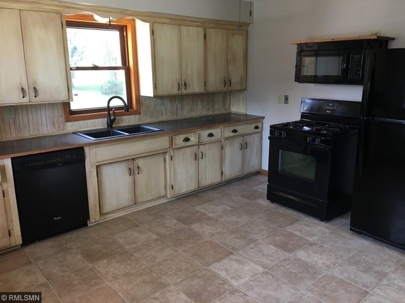 23475 Water St, Hampton, MN 55031