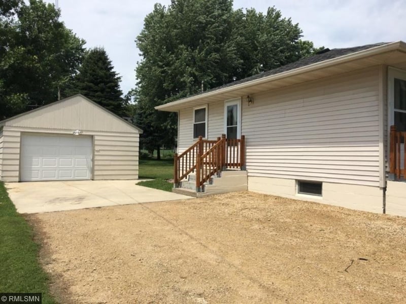 23475 Water St, Hampton, MN 55031