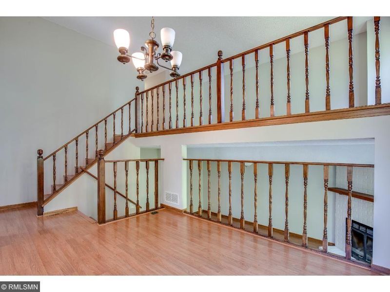 9223 Upland Ln N, Maple Grove, MN 55369