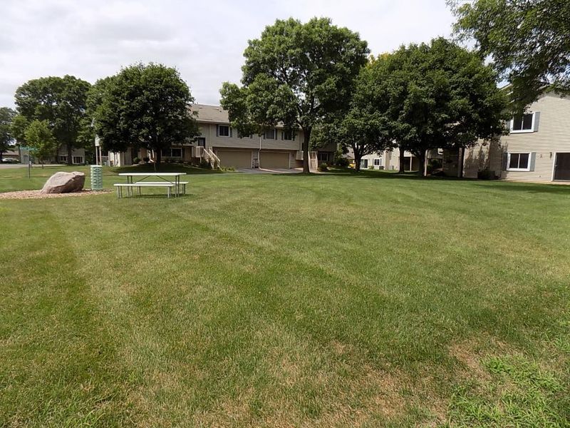 8451 Thomas Ct N, Brooklyn Park, MN 55444