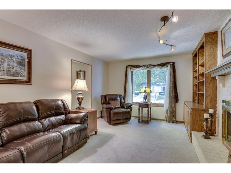 4428 Victoria St N, Shoreview, MN 55126