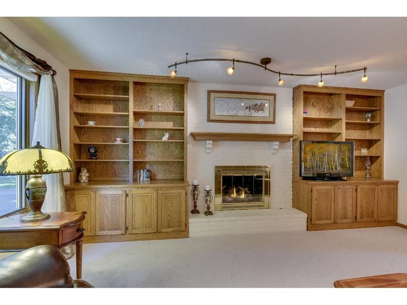 4428 Victoria St N, Shoreview, MN 55126
