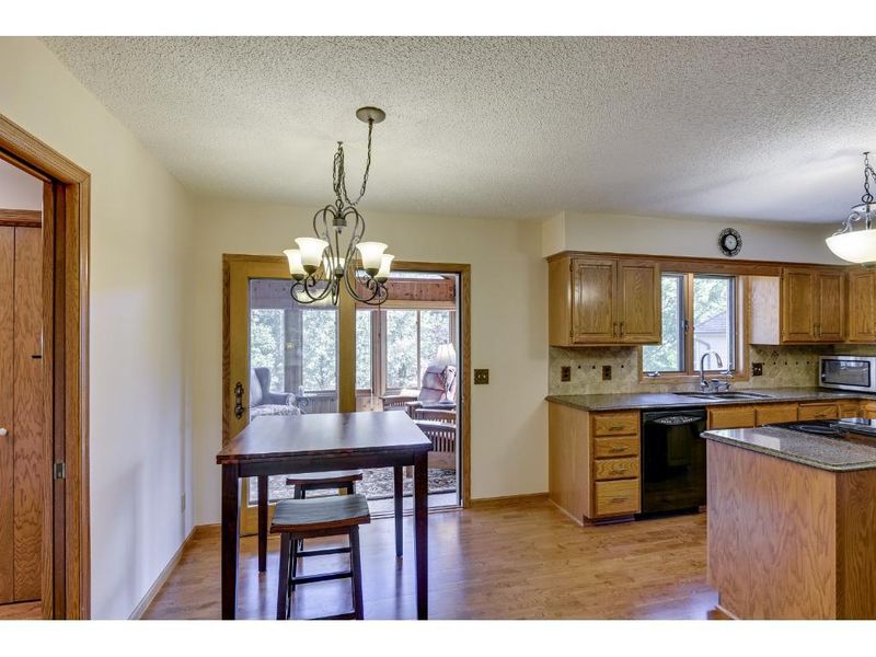 4428 Victoria St N, Shoreview, MN 55126