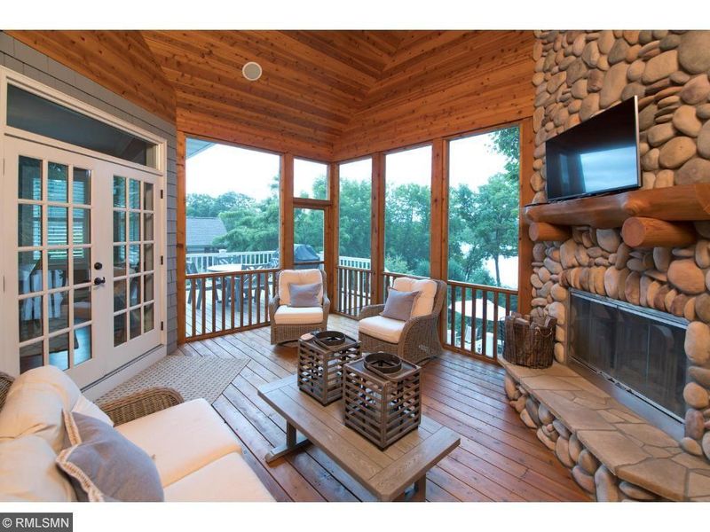 540 Pleasant View Rd, Chanhassen, MN 55317