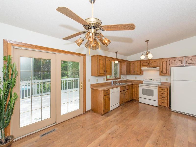 7340 Bridlewood Curve, Eden Prairie, MN 55346