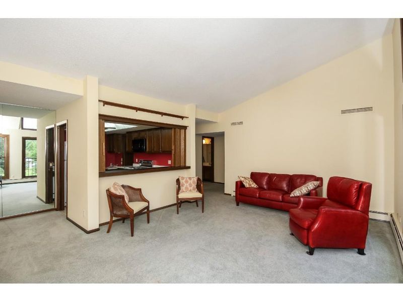 8441 Irwin Rd #309, Bloomington, MN 55437