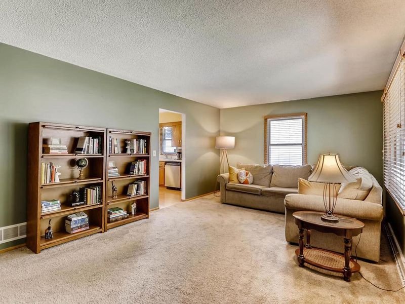 1046 Bayard Ave, Saint Paul, MN 55102