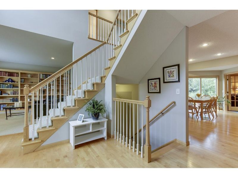310 Louisiana Ave N, Golden Valley, MN 55427
