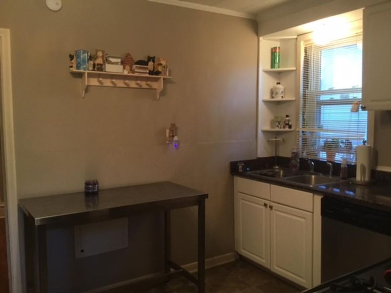 928 Woodbridge St, Saint Paul, MN 55117