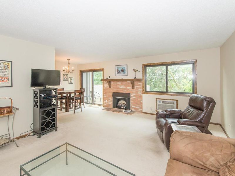 7256 Vista Ct, Eden Prairie, MN 55346
