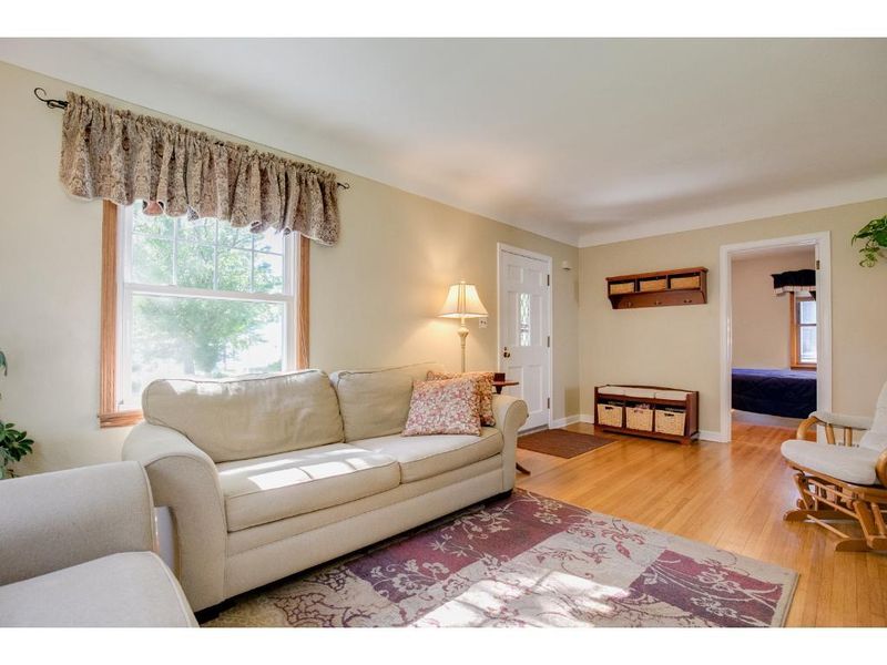 1450 Grotto St N, Saint Paul, MN 55117
