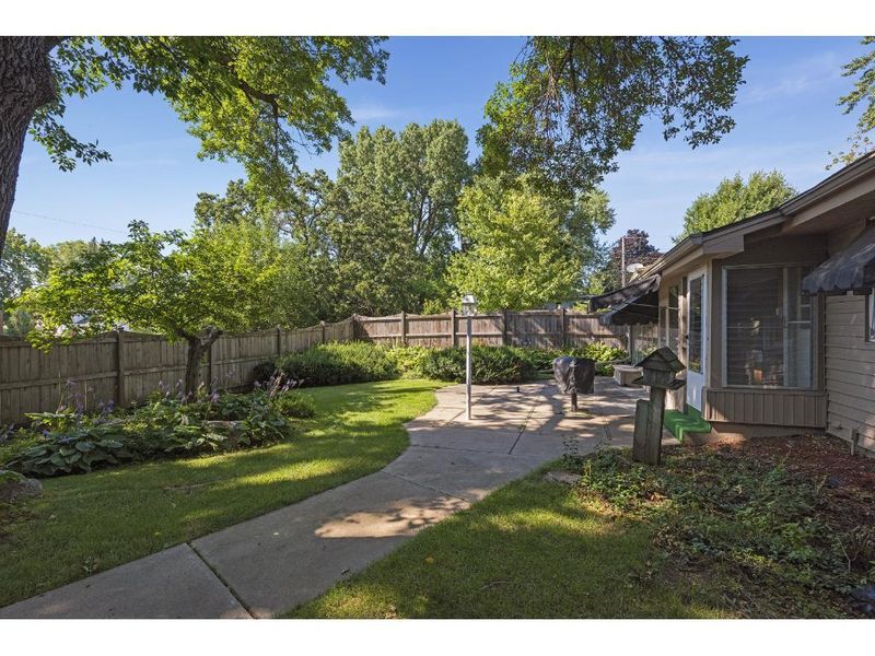 8412 Morris Ave S, Bloomington, MN 55437