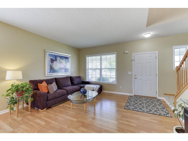 7601 Everest Ln N, Maple Grove, MN 55311