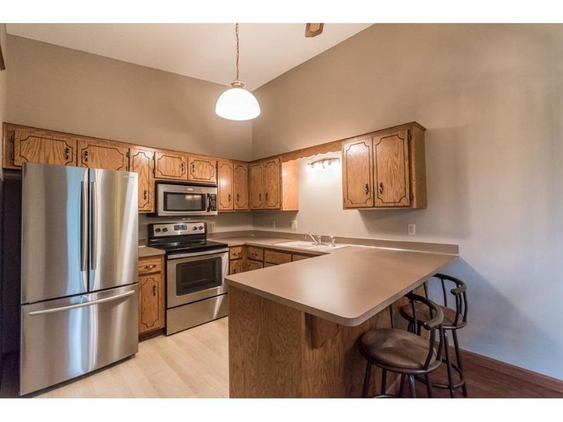 4602 Penkwe Way, Eagan, MN 55122