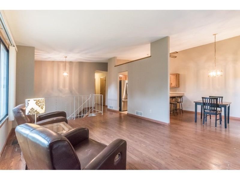 4602 Penkwe Way, Eagan, MN 55122