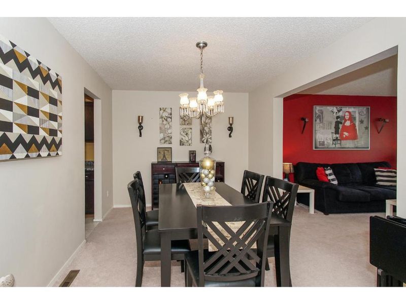 1591 Raindrop Dr, Eagan, MN 55121