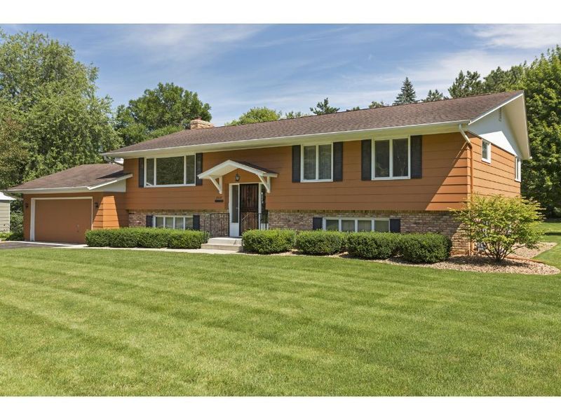 14127 Woodhaven Rd, Minnetonka, MN 55345