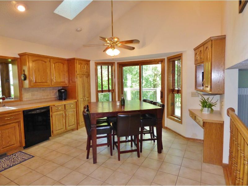 1294 Velvetleaf Ln, Lino Lakes, MN 55014