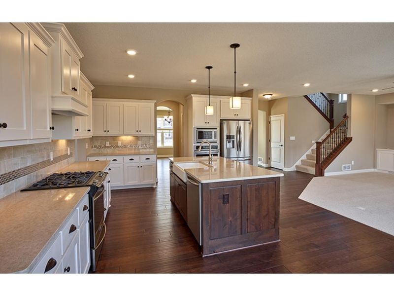 19236 Huxley Ave, Lakeville, MN 55044
