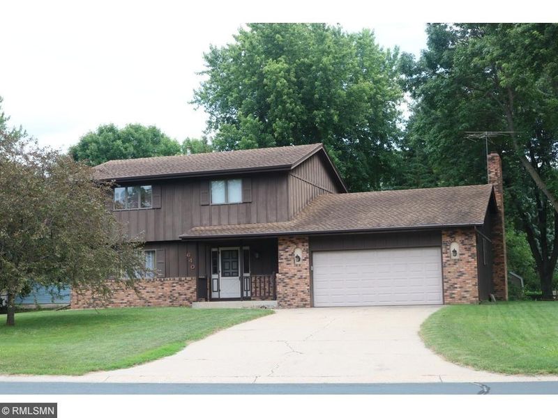 640 Mcdevitt St, Shakopee, MN 55379